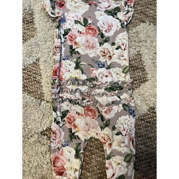 Posh Peanut Cassie 12-18 Month Ruffle Sleeve Outfit - Picture 4 of 4